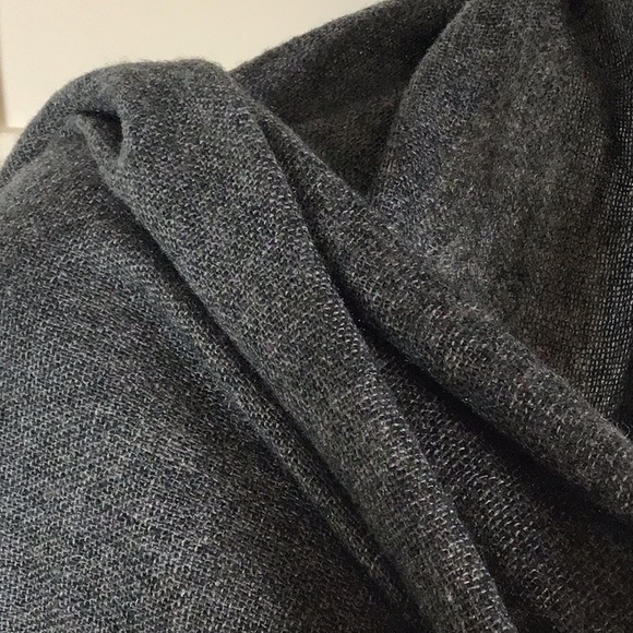 Cashmere wrap - Picture 2 of 4